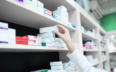 Como fazer a gestão de estoque para farmácias?